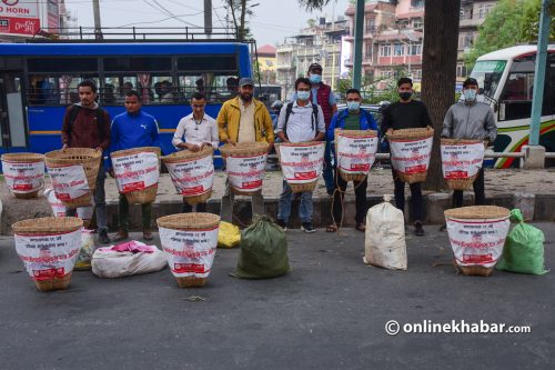 पश्चिम सेतीबारे एक लाख पत्रसहित माइतीघरमा प्रदर्शन
