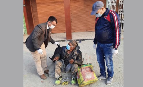 जीवनको उतारचढावले सडकमा आइपुगेकाहरु