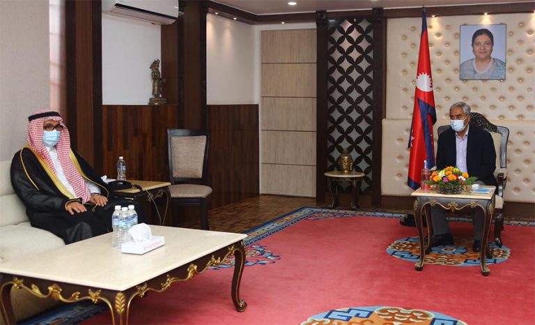 साउदी राजकुमारसँग नेपाली श्रमिक हितका विषयमा प्रधानमन्त्रीको चासो