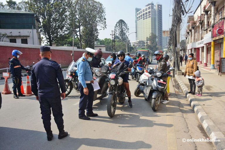 एक हप्तामा १७ हजार सवारी चालक कारबाहीमा   