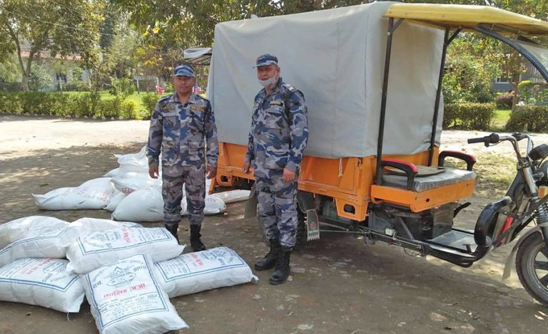 कैलालीमा भन्सार छलेर ल्याएको सामान बरामद