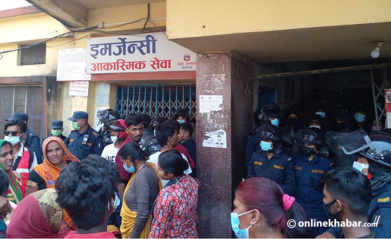 चार महिने शिशुको मृत्युपछि कोशी अस्पतालमा प्रदर्शन