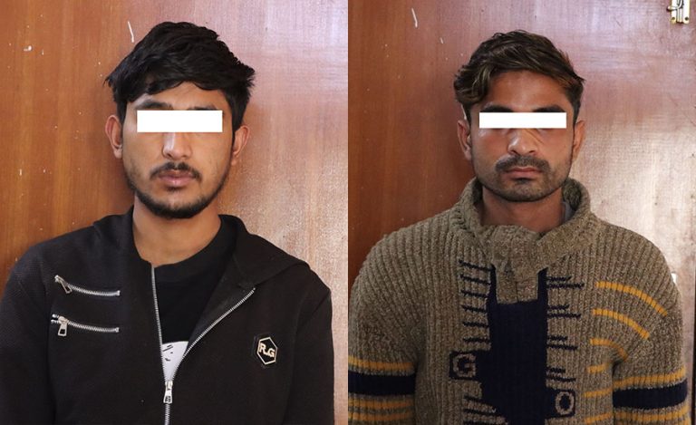 मोबाइल पसल फोडेर चोरी गरेको आरोपमा दुईजना पक्राउ
