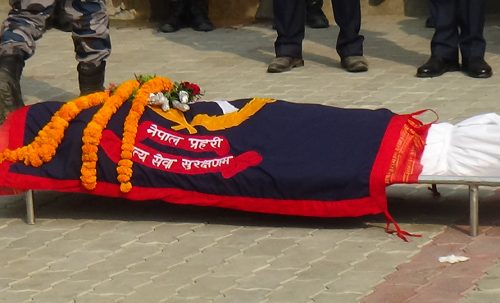 मृतक प्रहरीलाई गोली लागेको पुष्टि, हतियार चलाउनेको खोजी गर्दै प्रहरी