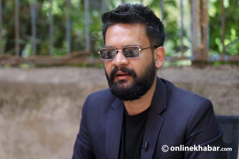 बालेनको चेतावनी- एक हप्तामा कर्मचारीले तलब पाएनन् भने सबैलाई टुकुचामा गाडिदिन्छु