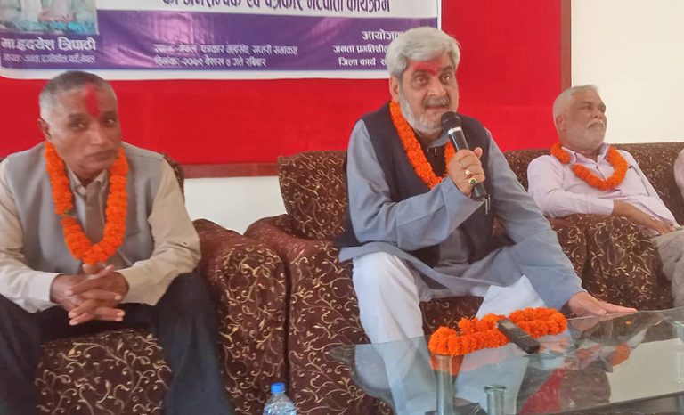 देशको राजनीति लिकबाहिर गइसक्यो : हृदयेश त्रिपाठी