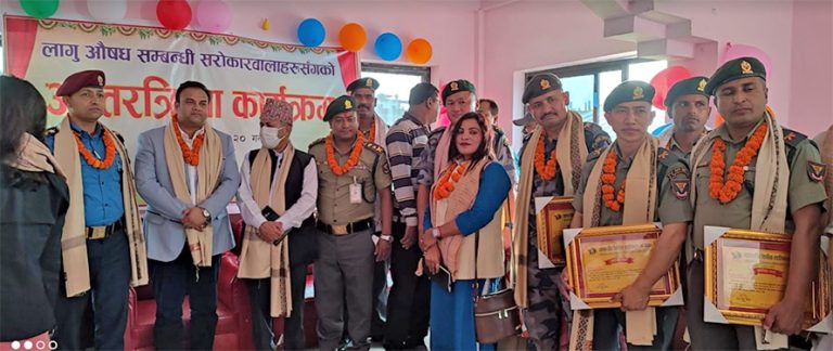 सप्तरीमा एसपीसहित ३२ जवानसम्मलाई सम्मान