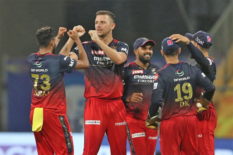 आईपीएलमा दिल्लीलाई हराउँदै बैंग्लोर तेस्रो स्थानमा उक्लियो