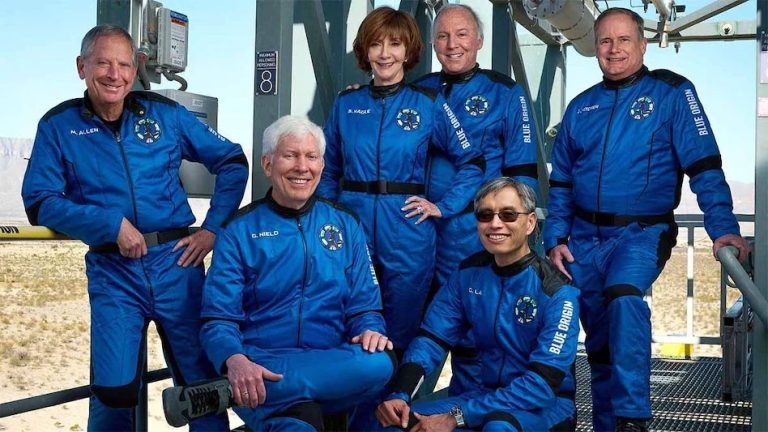 अन्तरिक्ष पर्यटनमा नयाँ कीर्तिमान, ६ व्यक्तिले एकसाथ गरे अन्तरिक्ष यात्रा !