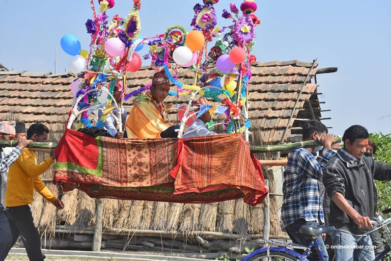 थारू विवाहको लोक संस्कृति (फोटो फिचर)