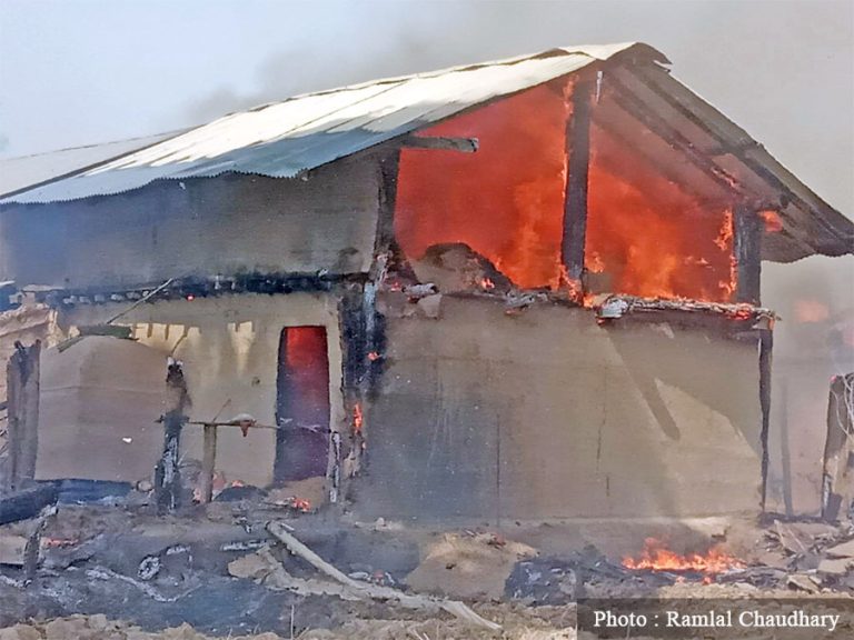 मुुक्तकमैया शिविरमा आगलागी, ७१ घर जले, ३०० जना विस्थापित
