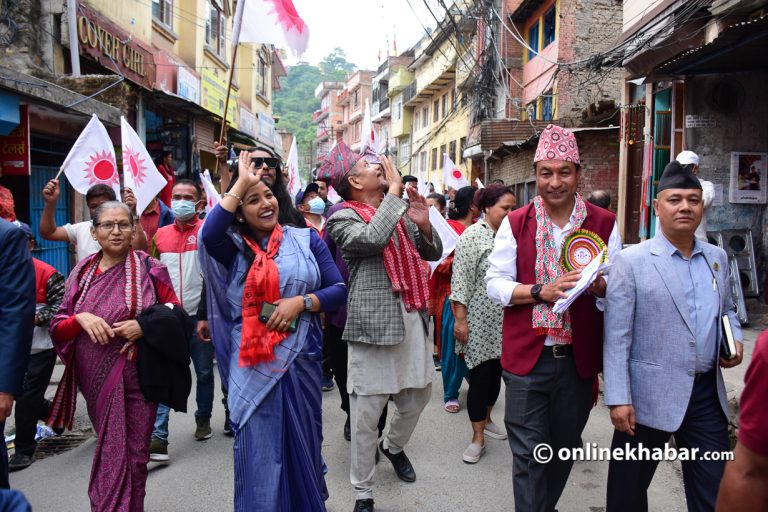 केशव स्थापित : घरदैलो भन्दा गुठियार भेटघाटमा जोड