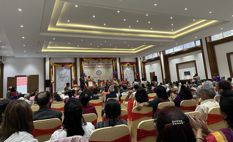सातबुँदे घोषणापत्र जारी गर्दै नेपाल-भारत साहित्य महोत्सव सकियो