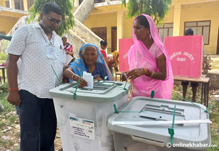 नवलपरासीका १० स्थानमा राति ८ बजेसम्म मतदान हुने