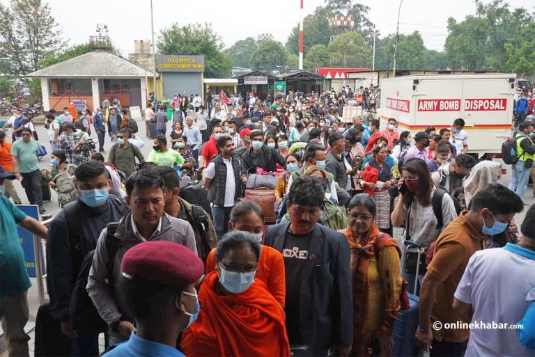 त्रिभुवन विमानस्थलमा शंकास्पद वस्तु रहेको आशंका, आन्तरिक उडानका यात्रु बाहिर निकालियो