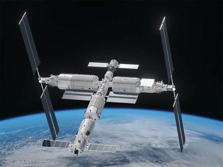 स्पेस स्टेशनका अन्तरिक्षयात्रीले कसरी एक दिनमै १६ पटक नयाँ वर्ष मनाउन पाउँछन् ?