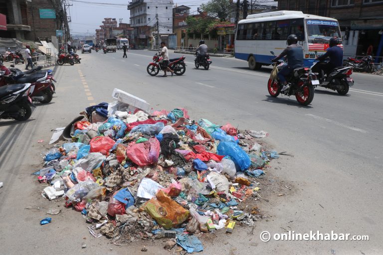 फोहोरमैला व्यवस्थापनका लागि महानगरले परिचालन गर्‍यो अनुगमन टोली 