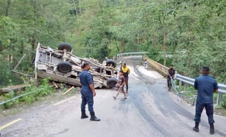 मकवानपुरमा मिनी ट्रक दुर्घटना हुँदा ४ जनाको मृत्यु