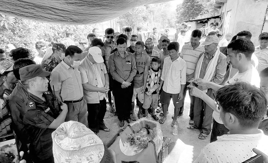 गृहजिल्ला बाँकेमा सञ्जुको अन्त्येष्टि, खेलकुदमन्त्री गहतराजले गरे अन्तिम विदाइ