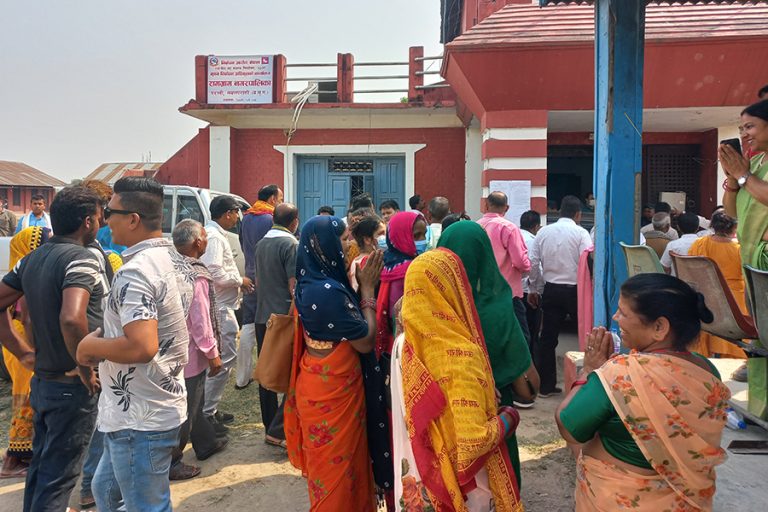 नवलपरासीमा पालिका प्रमुख र उपप्रमुखमा गरी १० जना दलित उम्मेदवार