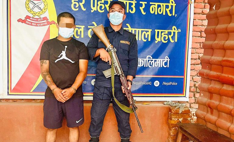 डलर ठगी गरेको आरोपमा कलंकीबाट युवक पक्राउ