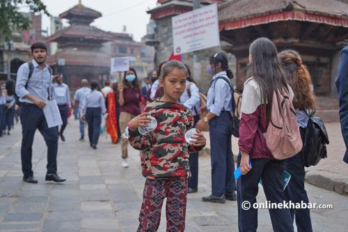 बालश्रमविरुद्ध वसन्तपुरमा विद्यार्थीको प्रदर्शन