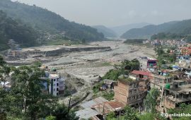 ‘बसौं बाढीको डर, हिंडौं जाने ठाउँ छैन’