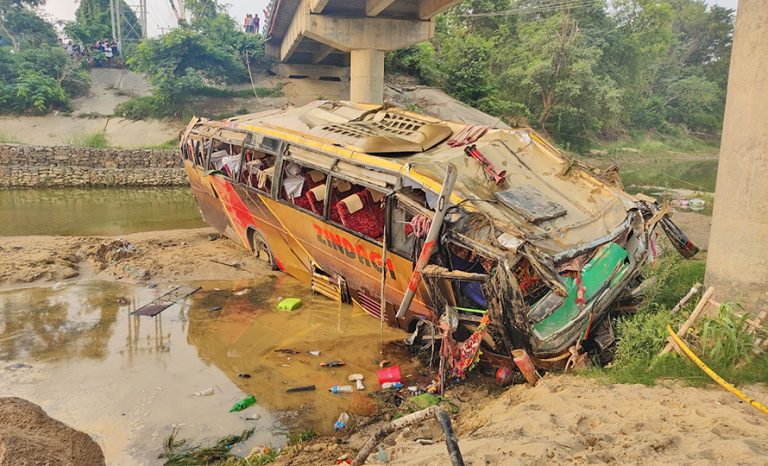 रुपन्देही बस दुर्घटनामा मृत्यु भएका ९ मध्ये ६ जनाको सनाखत