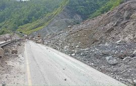 नारायणगढ-मुग्लिन सडकका ४३ ठाउँ पहिरोको जोखिममा   