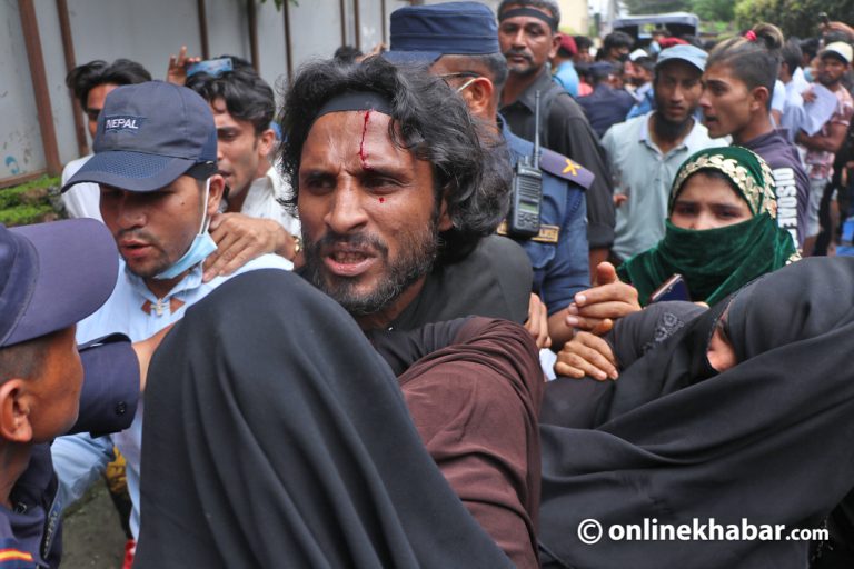 ११ बुँदे माग राखेर युएनसीएचआर कार्यालय अगाडि शरणार्थीको प्रदर्शन