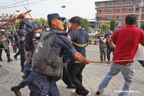 बानेश्वरमा युवा संघको प्रदर्शनमा लाठी चार्ज