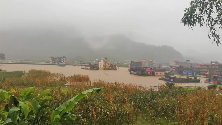 पोखराको सुइँखेत डुबानमा, १५० बढी परिवारलाई सुरक्षित स्थानमा सारियो