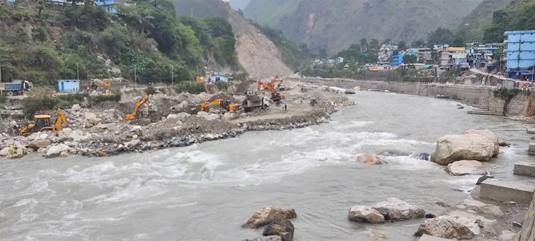 दार्चुलामा तुइनबाट महाकालीमा खसेर १ जनाको मृत्यु