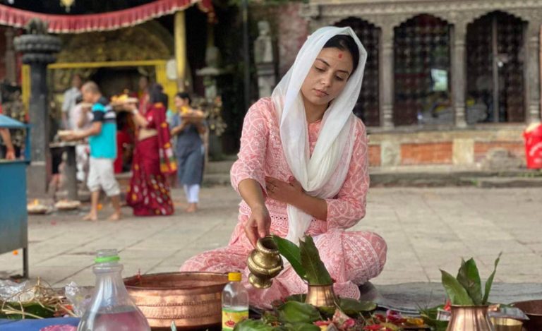 बिहेको चटारोबीच नीताले गरिन् फिल्म ‘ह्रस्वदीर्घ’को मुहूर्त