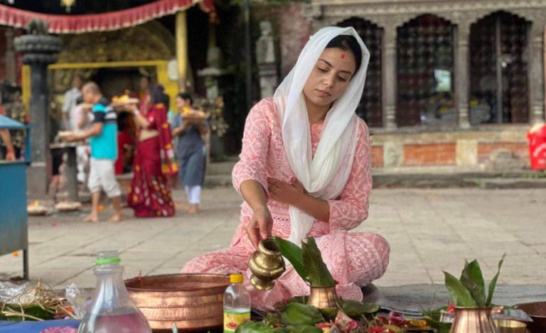 बिहेको चटारोबीच नीताले गरिन् फिल्म ‘ह्रस्वदीर्घ’को मुहूर्त