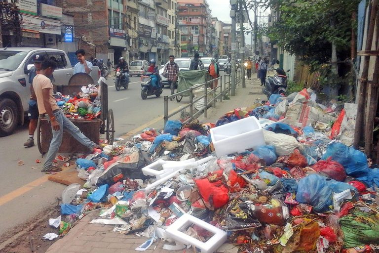 काठमाडौं महानगरपालिकाले आजदेखि फोहोर उठाउन सुरु गर्ने