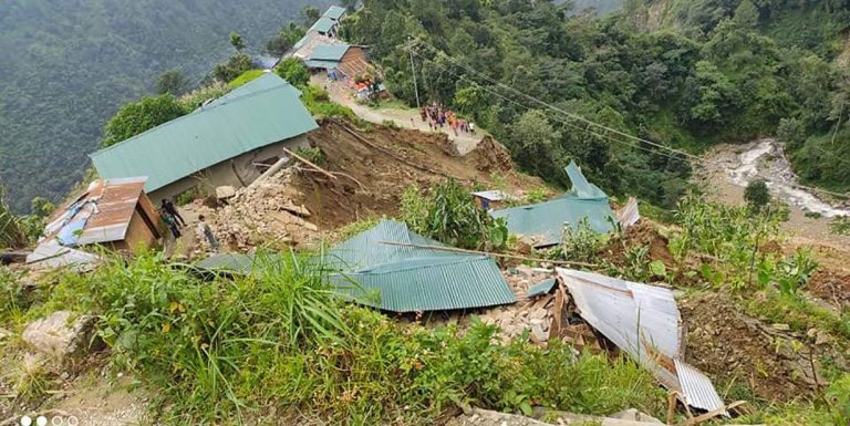 रोल्पामा पहिरो पीडितको एकीकृत बस्तीमै पहिरो