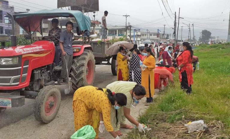 हेटौंडामा राजमार्ग क्षेत्रको गरियो सफाइ