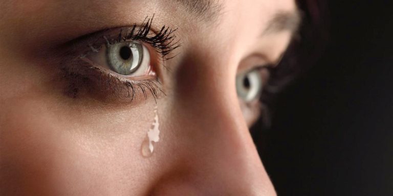 आँखाबाट आँसु किन बग्छ ?