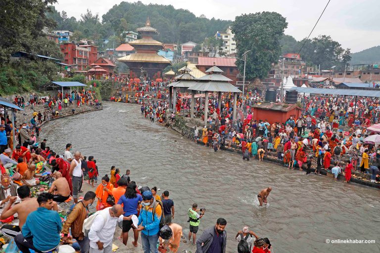 गोकर्णेश्वरमा बुवाको सम्झना, हेर्नुस् १७ तस्वीर