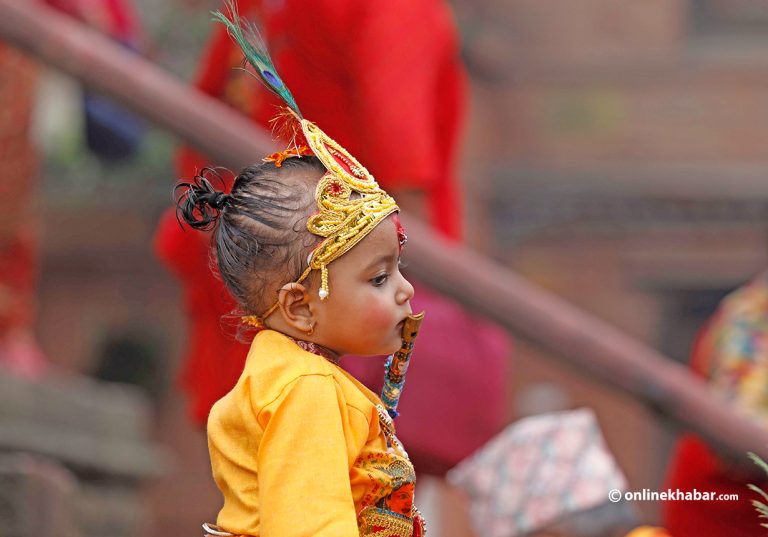 पाटनमा कृष्णभक्त (फोटो फिचर)