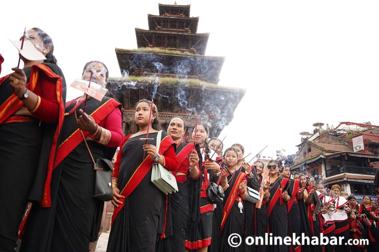 रातभर जाग्राम बसी समापन गरियो श्रीकृष्ण जन्माष्टमी व्रत   