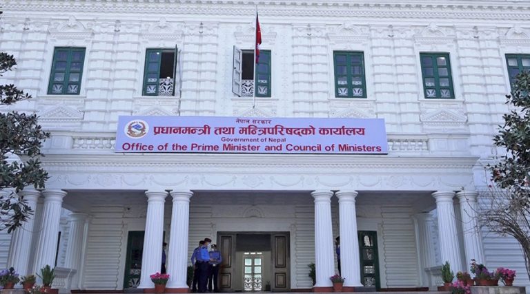 प्रधानमन्त्री कार्यालयले गृहलाई भन्यो-३५ जना चालकलाई नखिचिदिनू