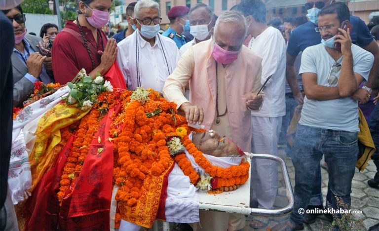 कांग्रेस नेता गिरिको श्रद्धाञ्जलीको कार्यक्रम जारी