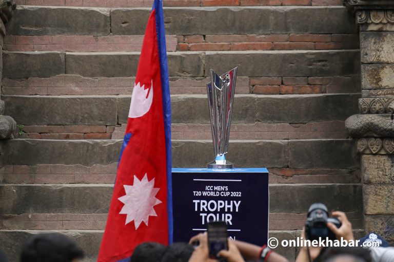 भक्तपुरमा टी-२० विश्वकप ट्रफी (तस्वीरहरू)
