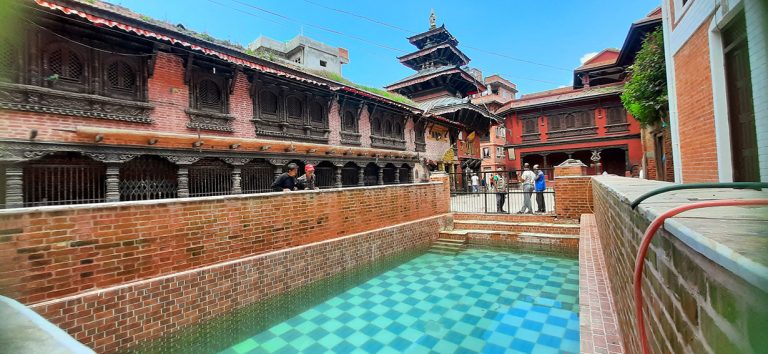 प्राचीन पोखरीलाई बनाइयो ‘स्विमिङ पुल’