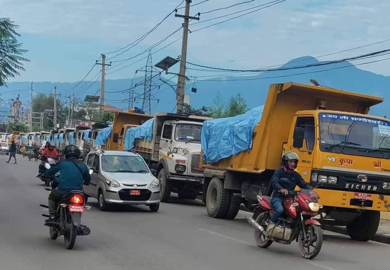 जब बालेनले माओवादी र रास्वपा कार्यालयमा फोहोर बोकेको ट्रक पठाए