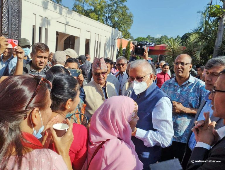 शेखर कोइरालाले आयोजना गरे चियापान, खबरदारी सभामा नगएकाहरु पनि सहभागी