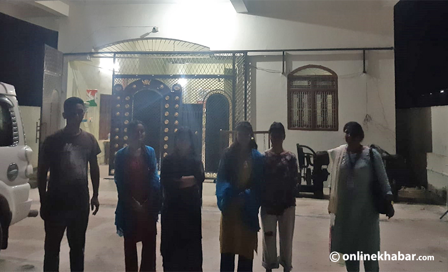 भारतको अर्केष्ट्राबाट उद्दार गरेको १०० दिनपछि नेपाल फर्किए ४ युवती