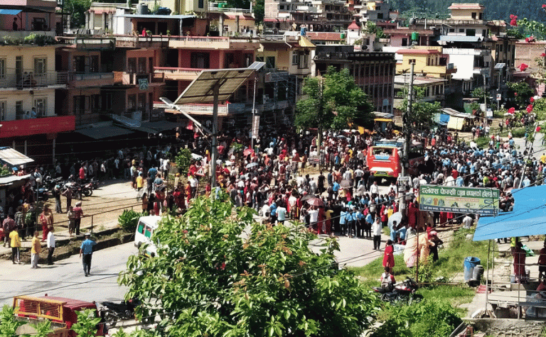 गाडीको ठक्करबाट विद्यार्थीको मृत्युपछि धादिङको गजुरीमा तनाव